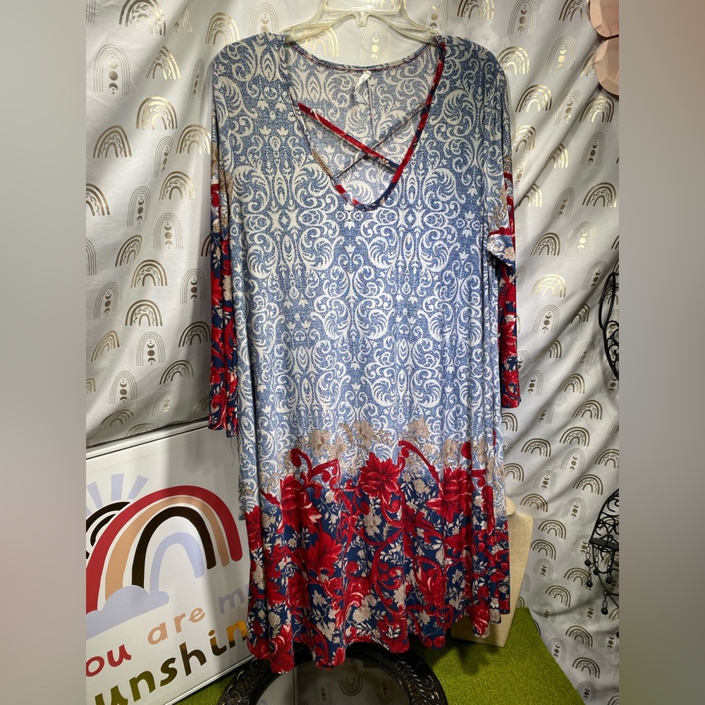 Elegant Blue and Red Patterned Maxi Dress